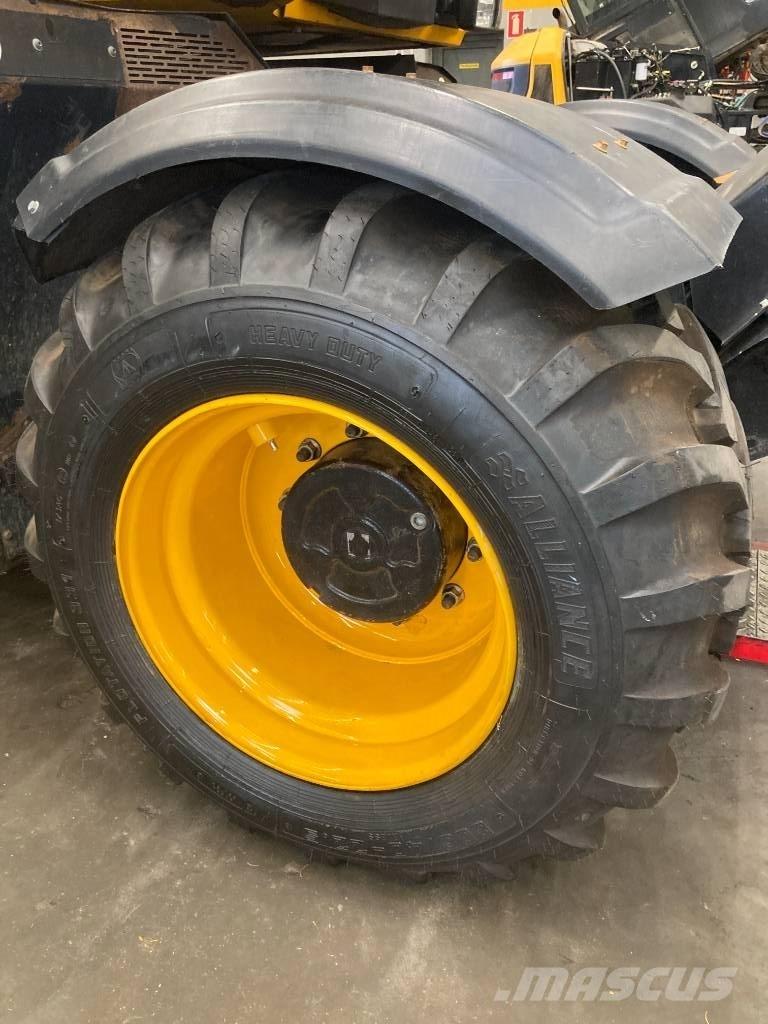 JCB Hydradig HD110W Pelle sur pneus