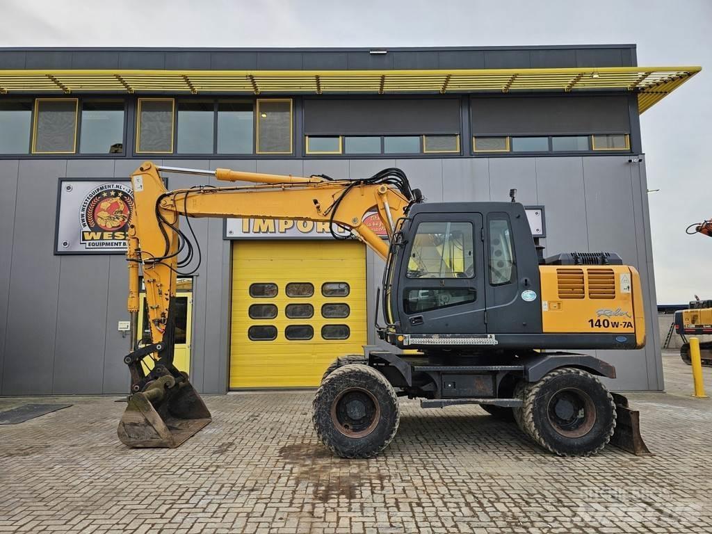 Hyundai R140W-7A Pelle sur pneus