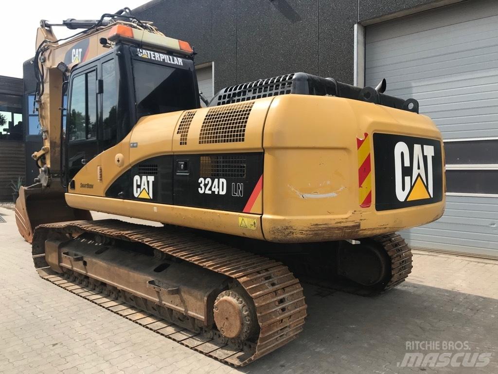 CAT 324D Pelle sur chenilles