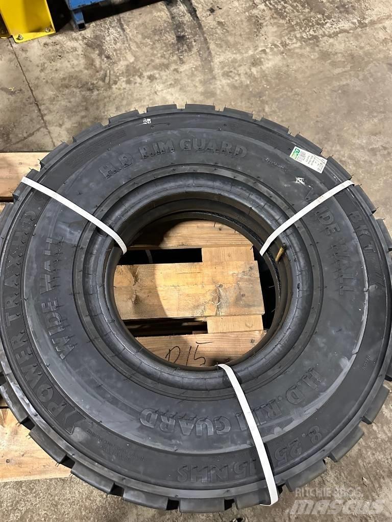  NYA Däck Truck Pneus, roues et jantes