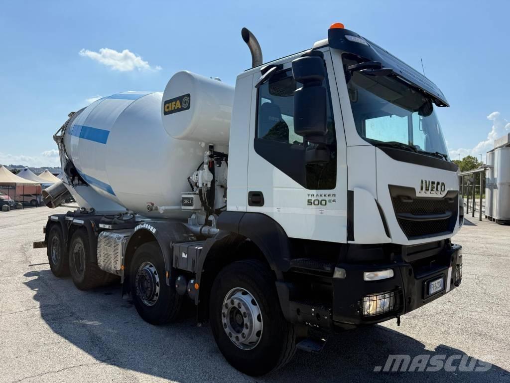 Iveco Trakker 500 Camion malaxeur