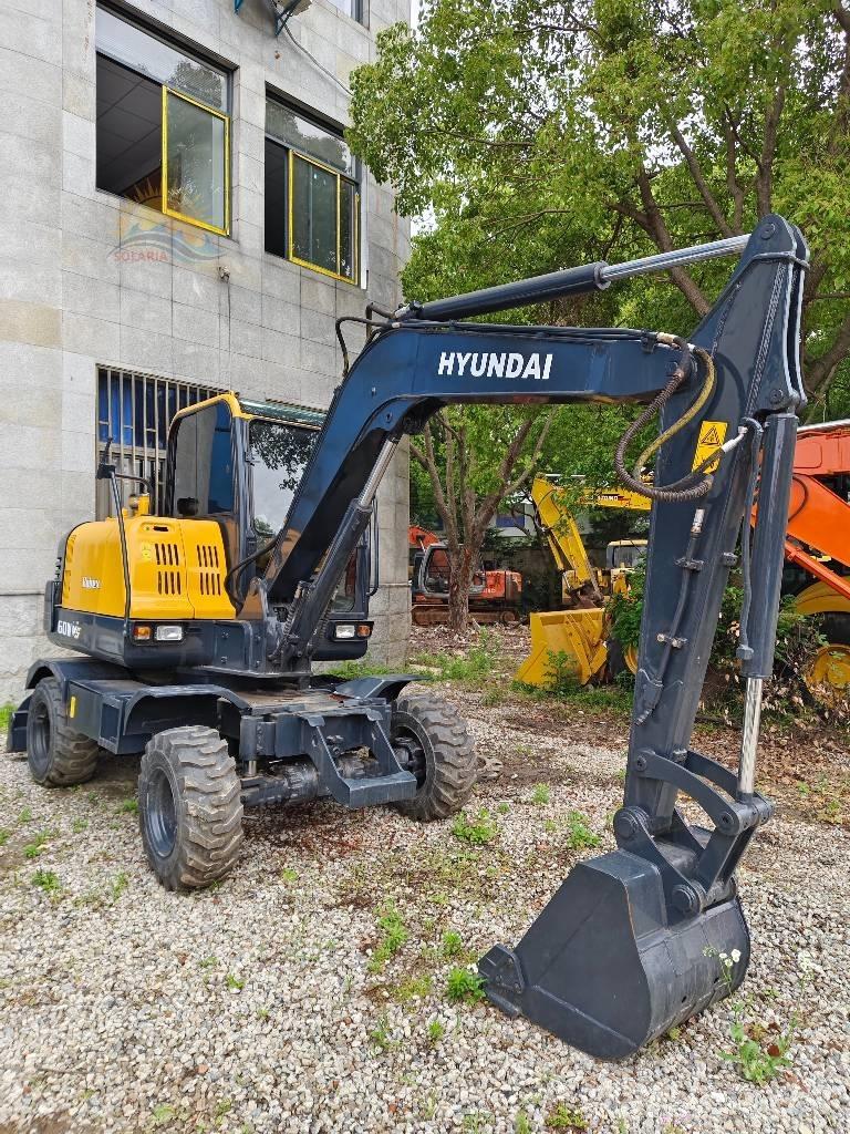 Hyundai R 60W Pelle sur pneus