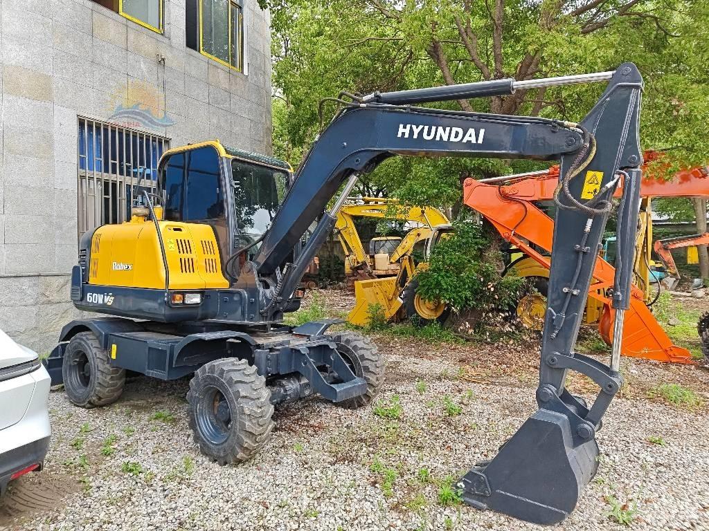 Hyundai R 60W Pelle sur pneus