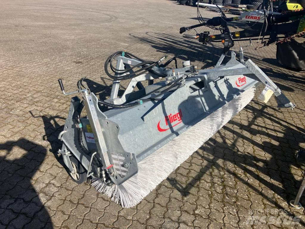 Fliegl Kost 2,8 m. Autres équipements pour tracteur