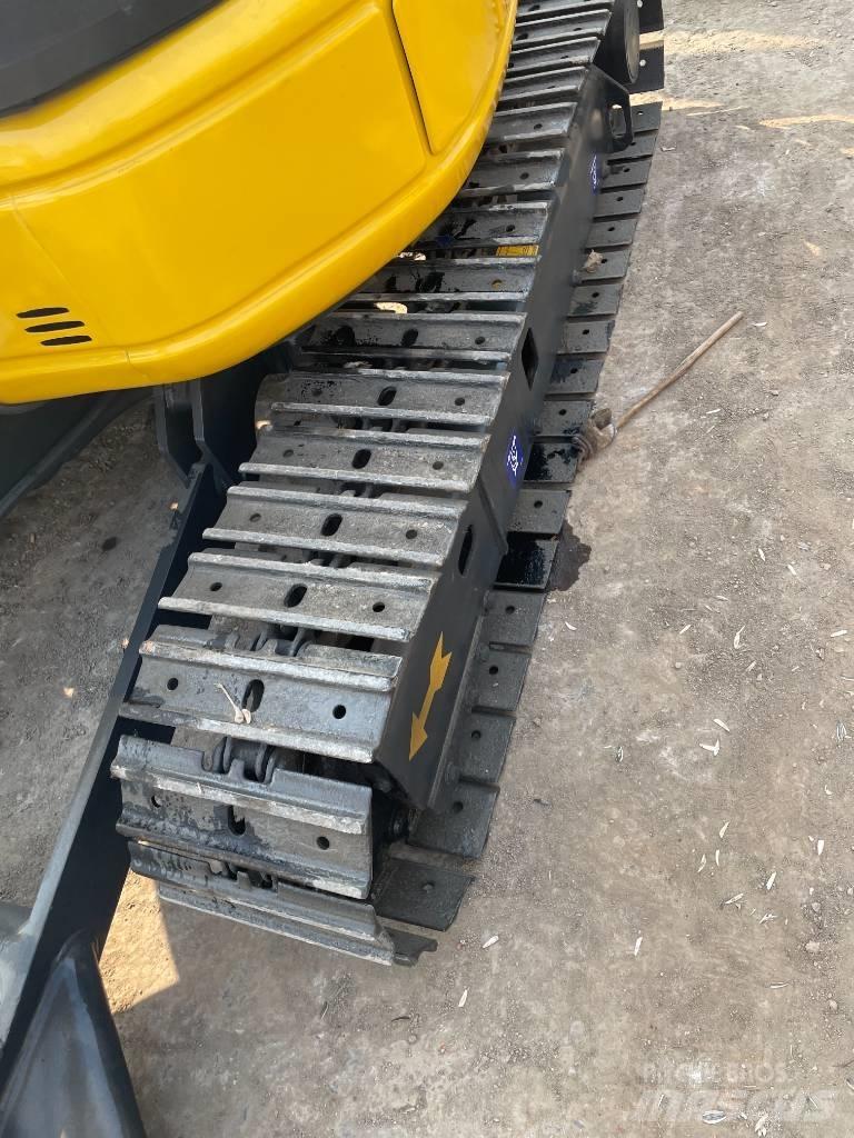 Komatsu PC 35 Mini pelle < 7t