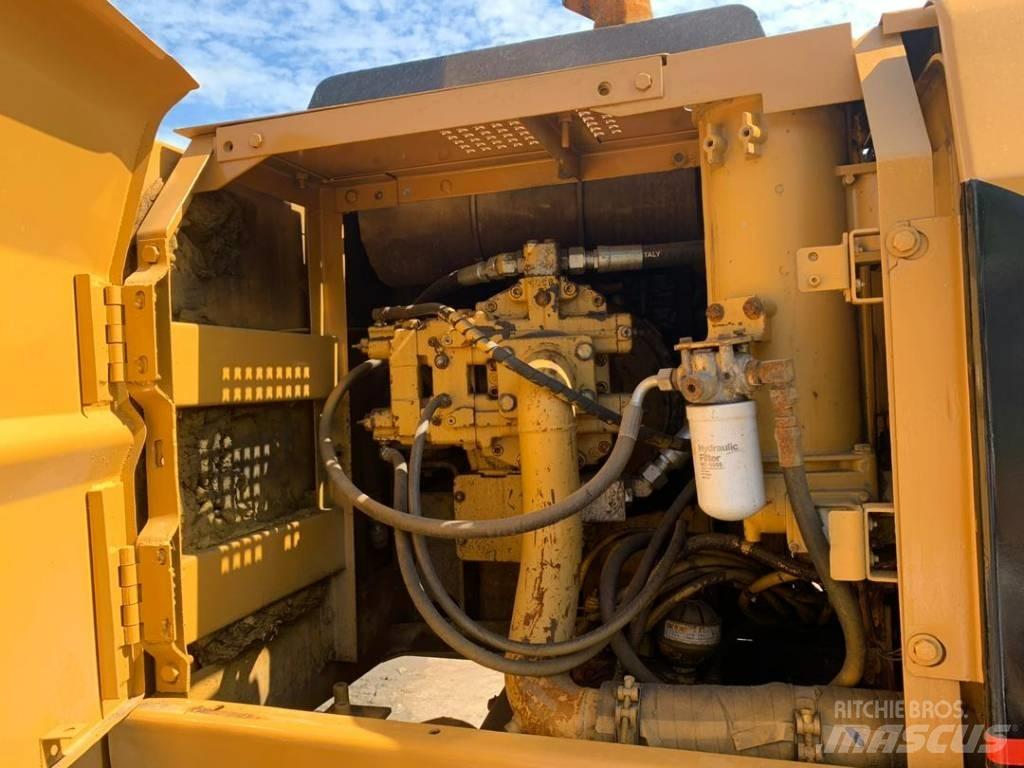 CAT 320BL Pelle sur chenilles