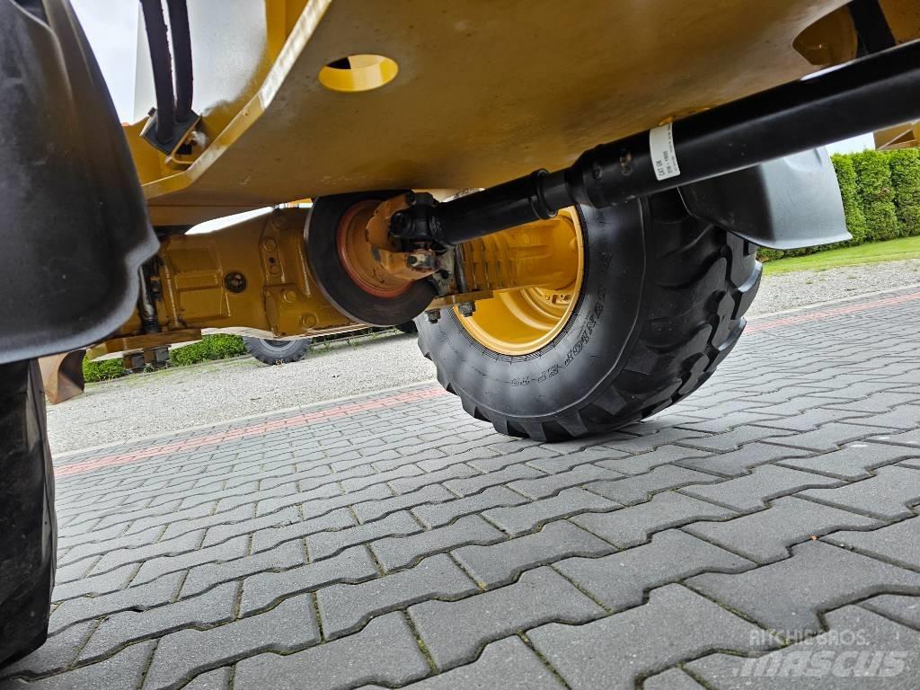 CAT 906 M Chargeuse sur pneus