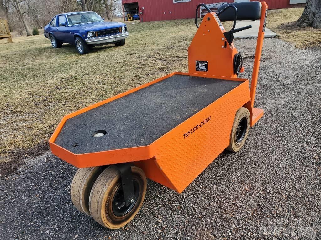 Taylor-Dunn SC100 Chariot remorqueur