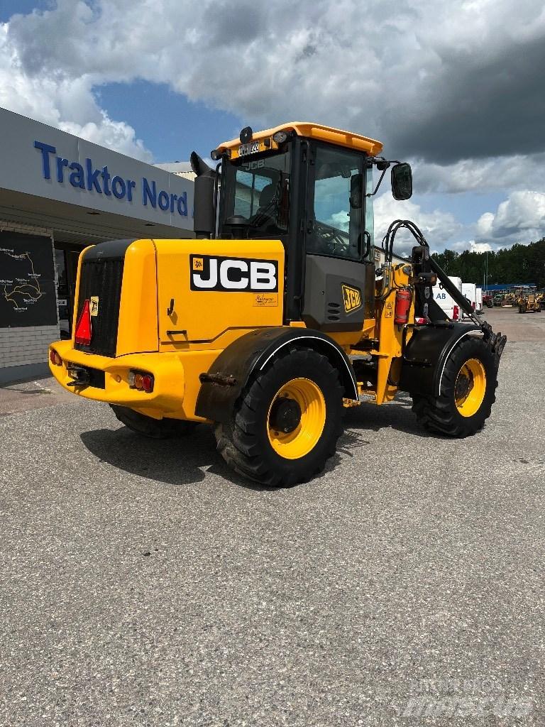 JCB 411 HT 6400 Tim Chargeuse sur pneus