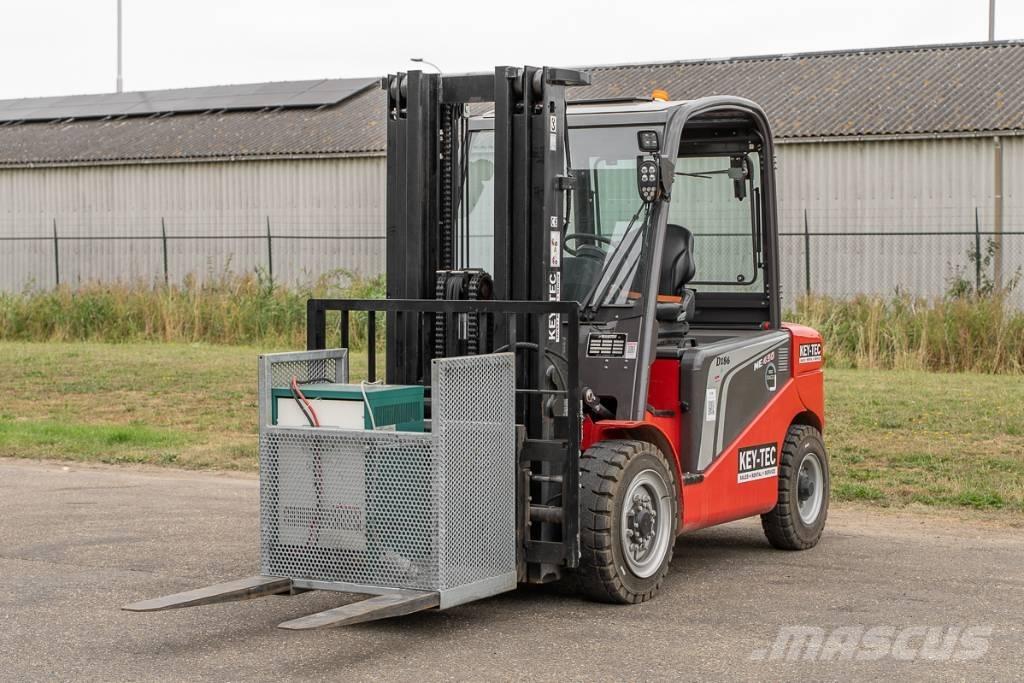 Manitou ME 450 Chariots élévateurs électriques