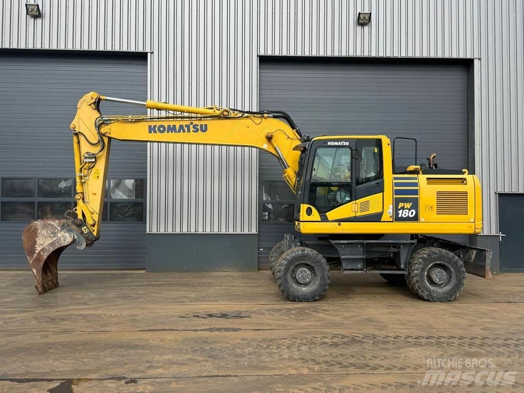 Komatsu PW180-11 Pelle sur pneus