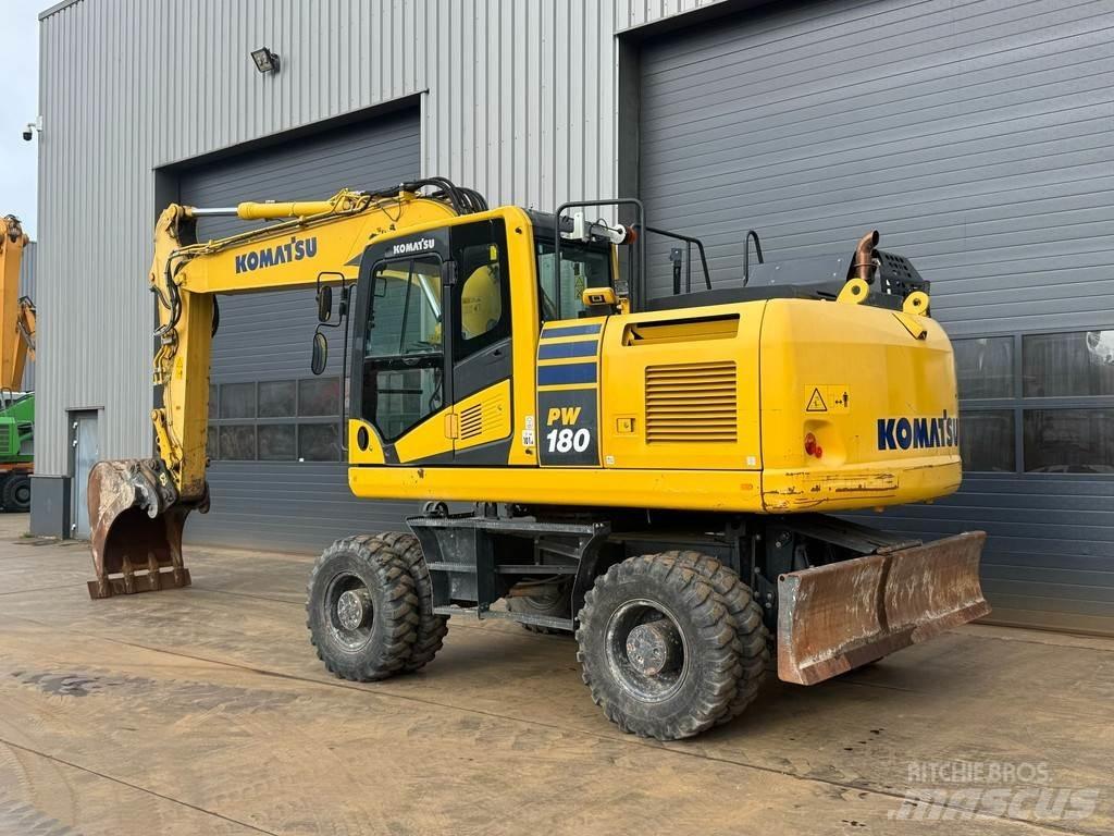 Komatsu PW180-11 Pelle sur pneus