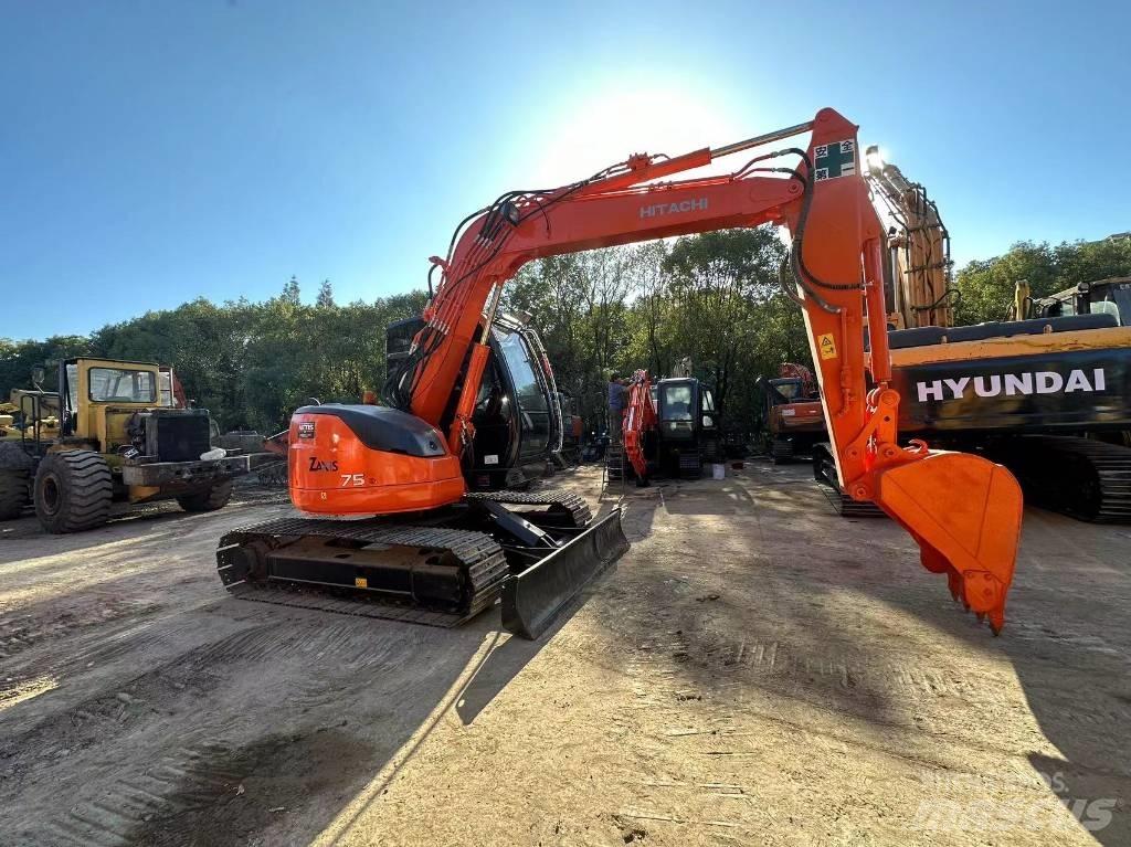 Hitachi ZX 75 Pelle sur chenilles
