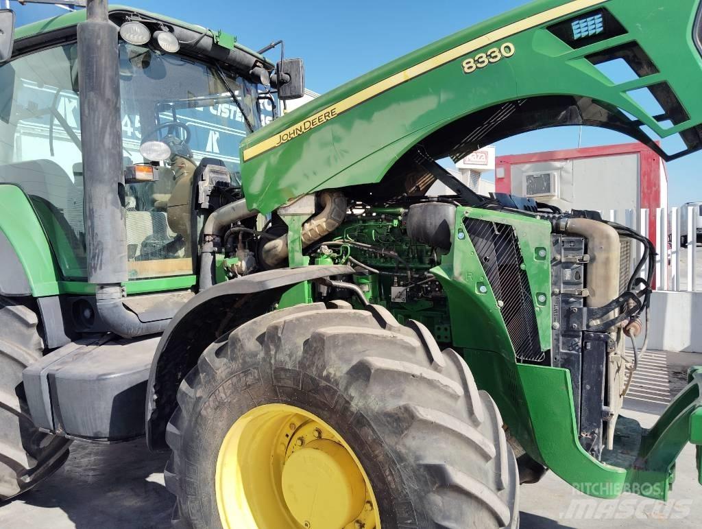 John Deere 8330 Tracteur