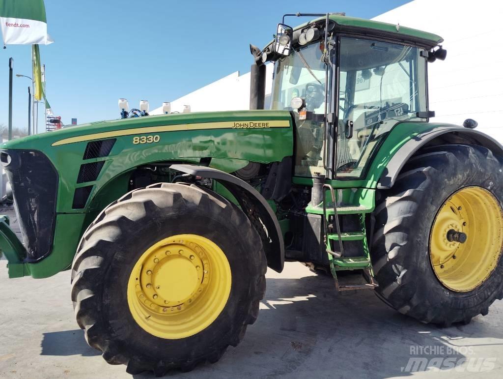John Deere 8330 Tracteur
