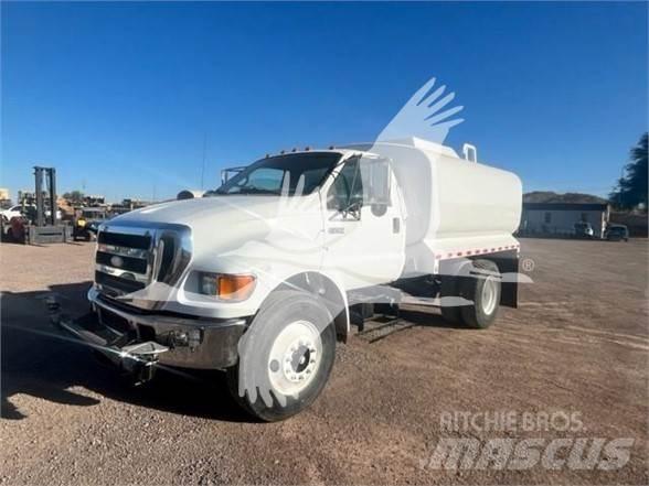 Ford F750 Motrici cisterna