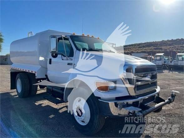 Ford F750 Motrici cisterna
