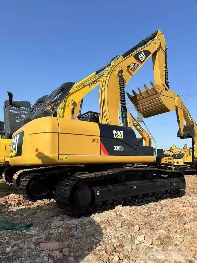 CAT 330 D2 L Pelle sur chenilles
