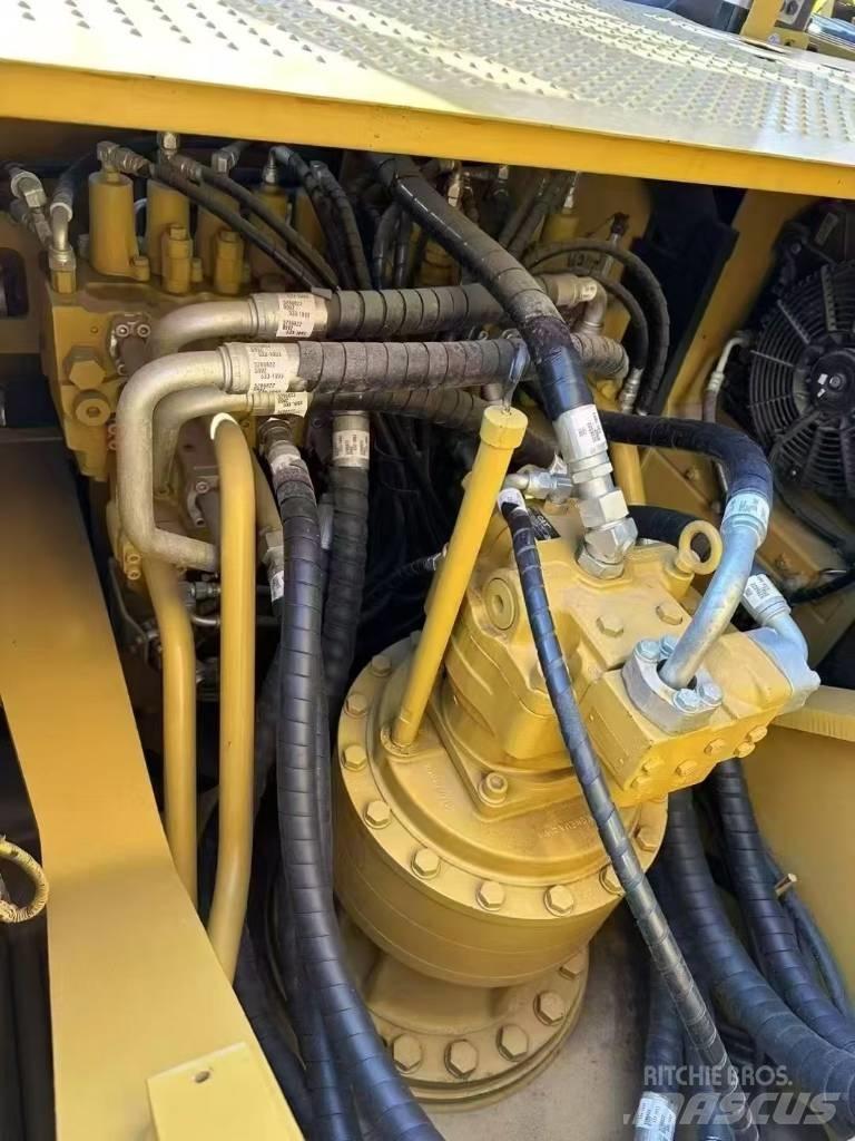 CAT 330 D2 L Pelle sur chenilles