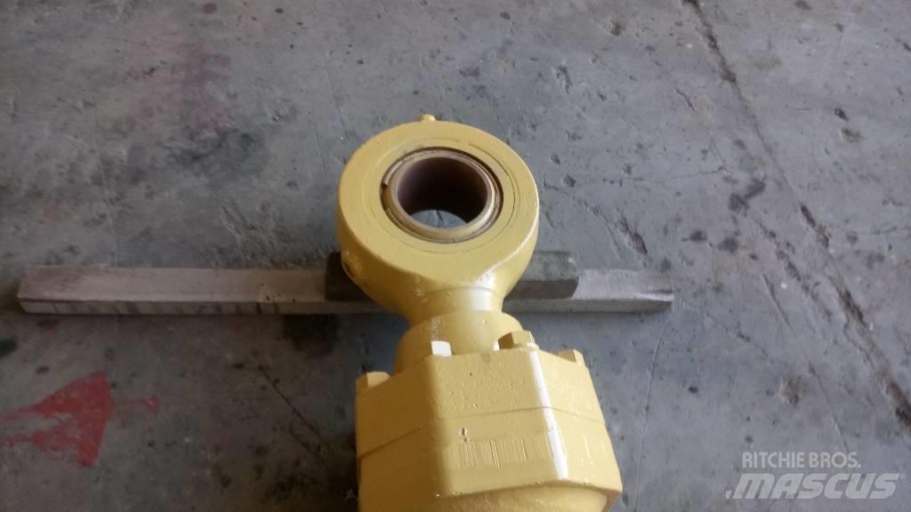 CAT 245 Hydraulique