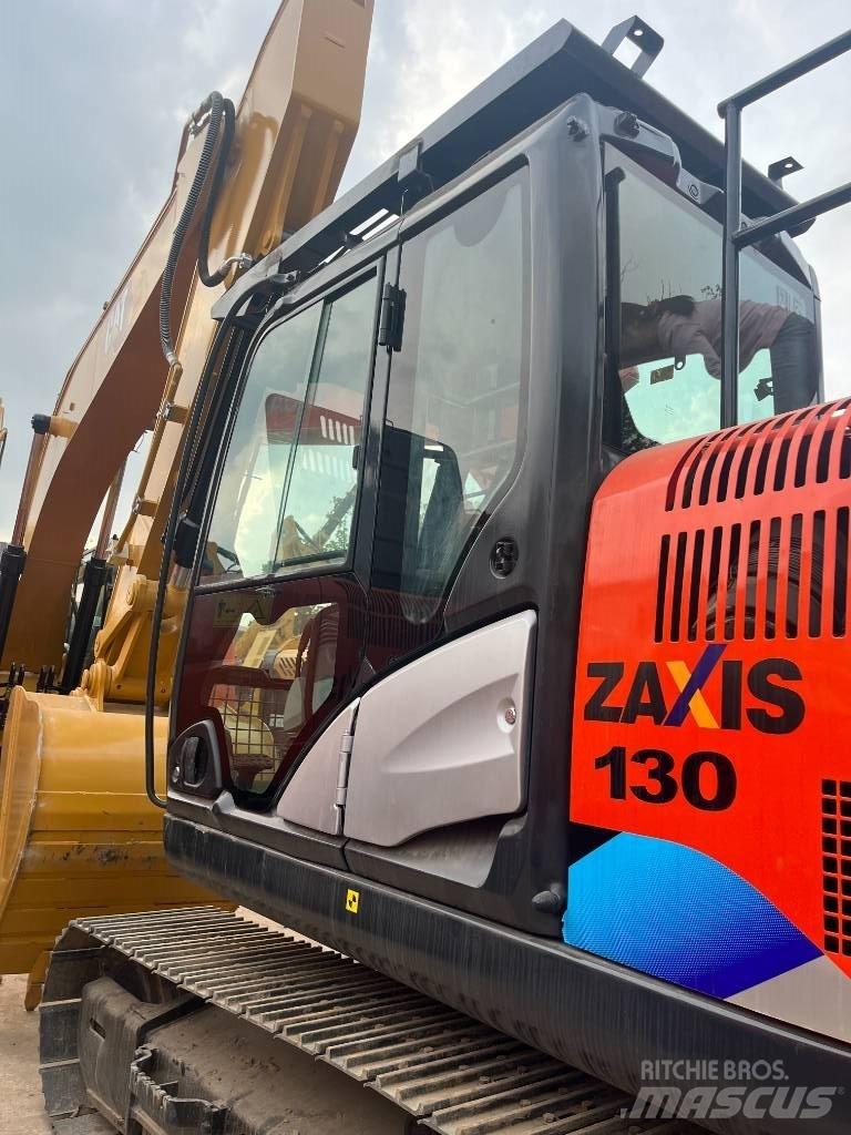 Hitachi 130-5 Pelle sur chenilles
