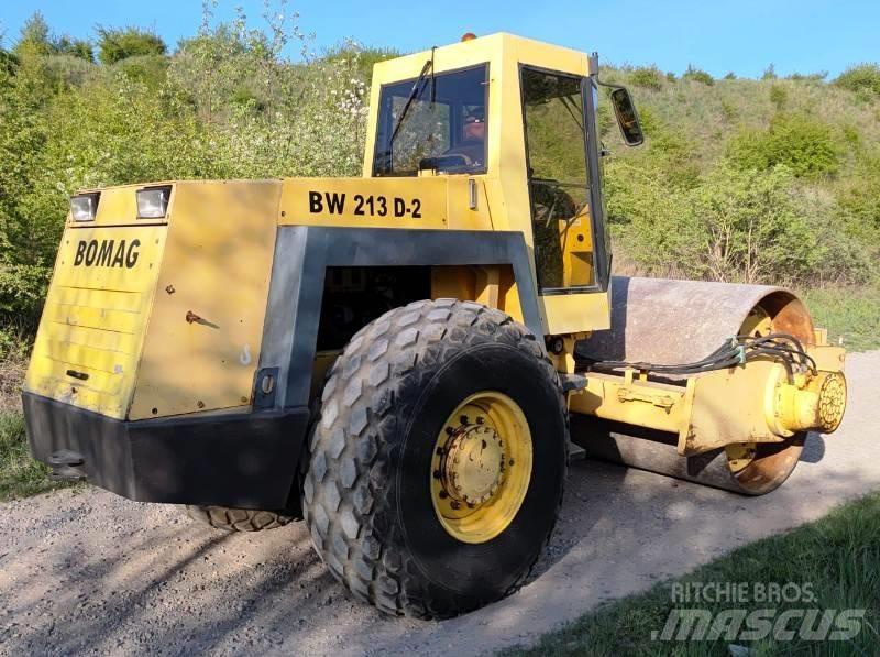 Bomag BW 213 Rouleaux monocylindre