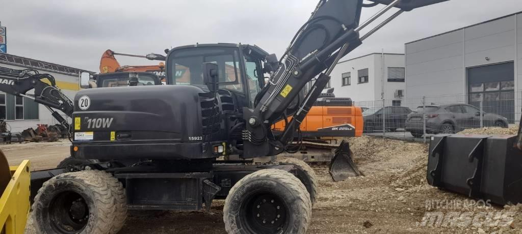 Yanmar B 110 W Pelle sur pneus