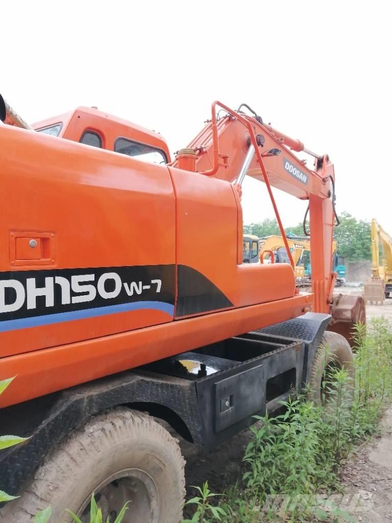 Doosan DH 150 W-7 Pelle sur chenilles