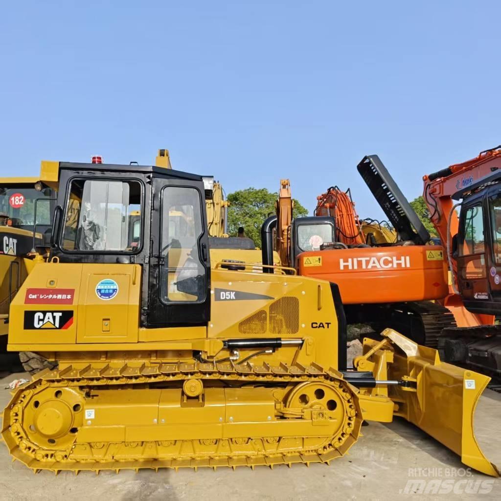 CAT D 5 K Bouteurs sur chenilles