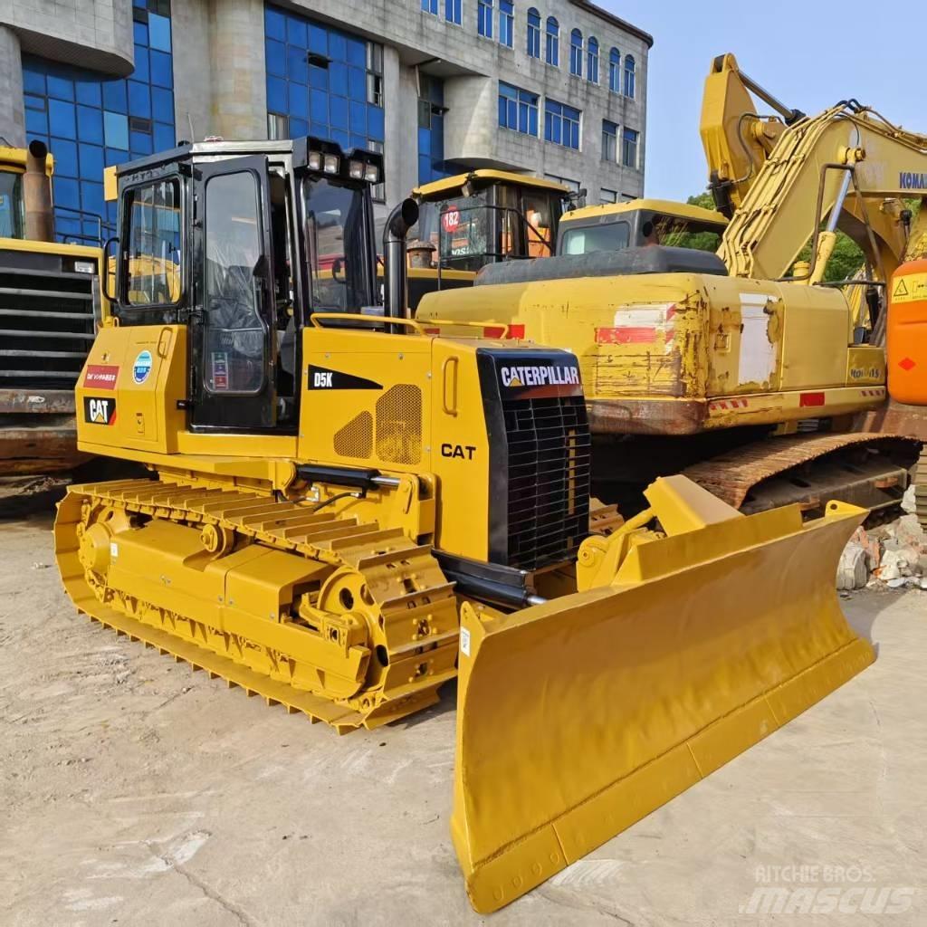 CAT D 5 K Bouteurs sur chenilles