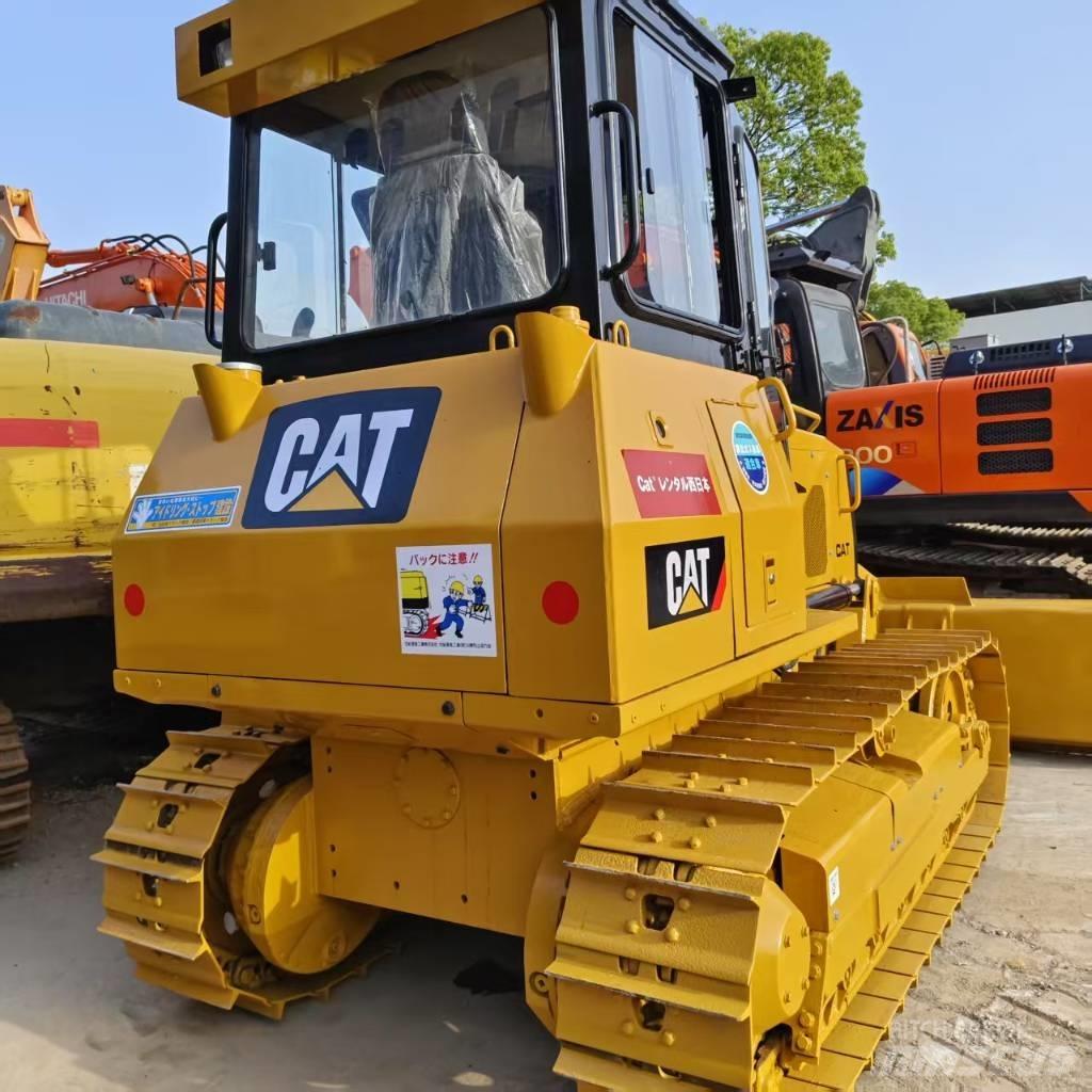 CAT D 5 K Bouteurs sur chenilles