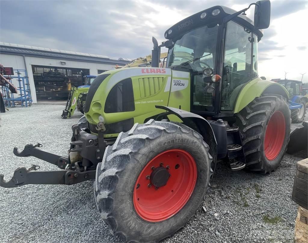 CLAAS Arion 520 Tracteur