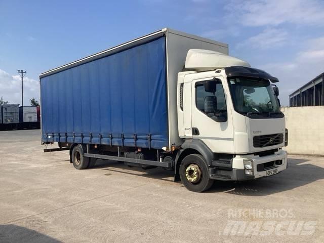 Volvo FL 240 Camion à rideaux coulissants (PLSC)