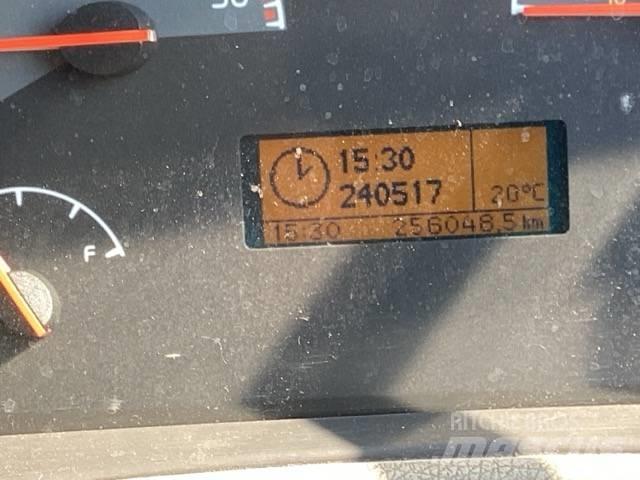 Volvo FL 240 Camion à rideaux coulissants (PLSC)
