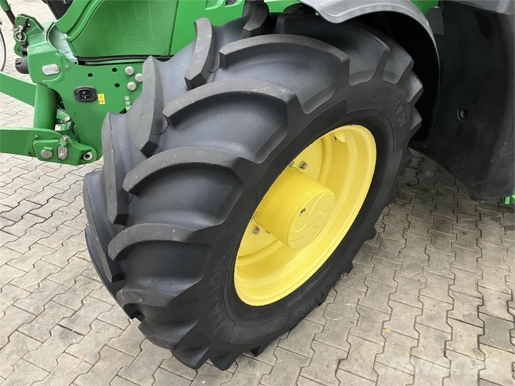 John Deere 6145R Tracteur