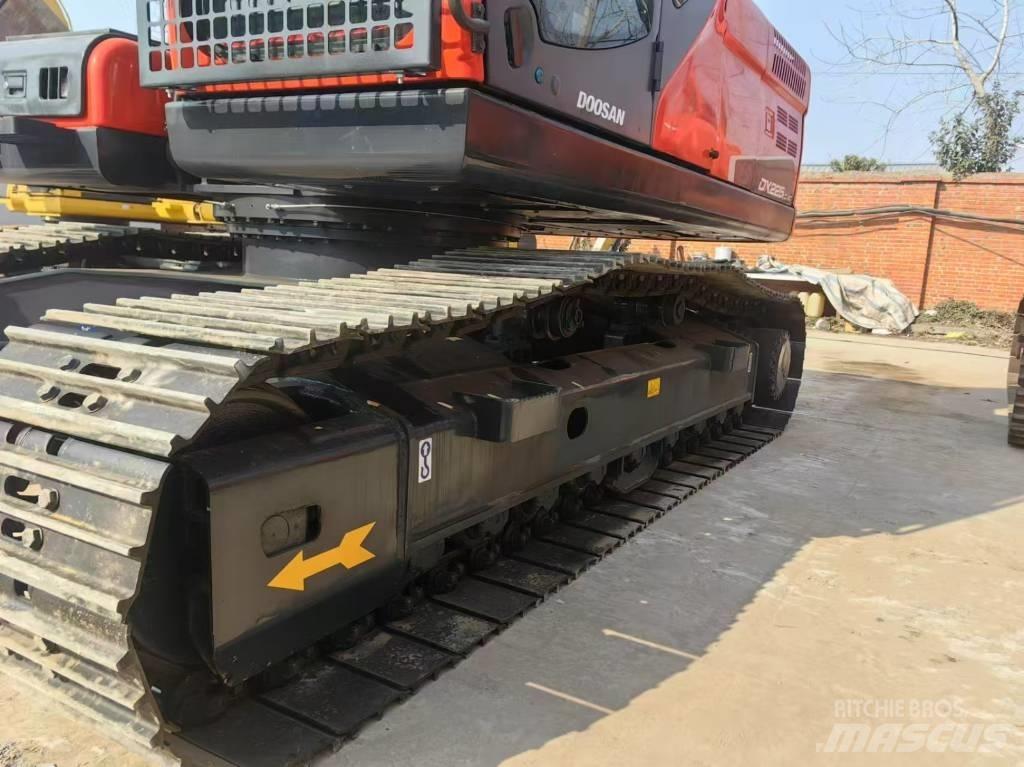 Doosan DX225LC-9C Pelle sur chenilles