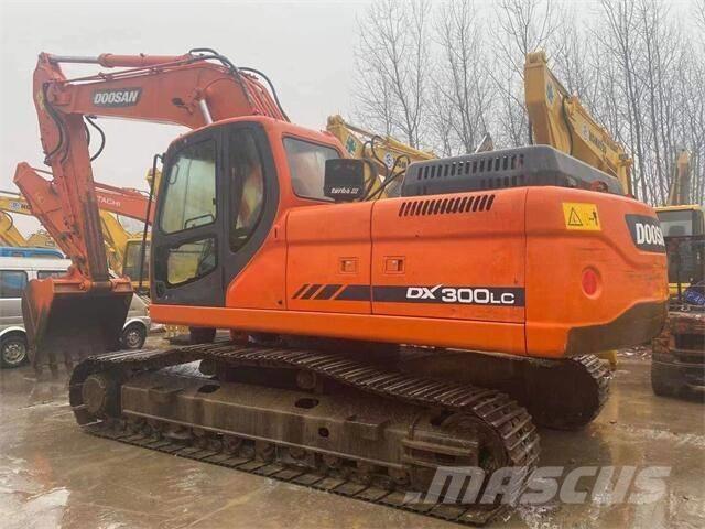Doosan DX300 Pelle sur chenilles