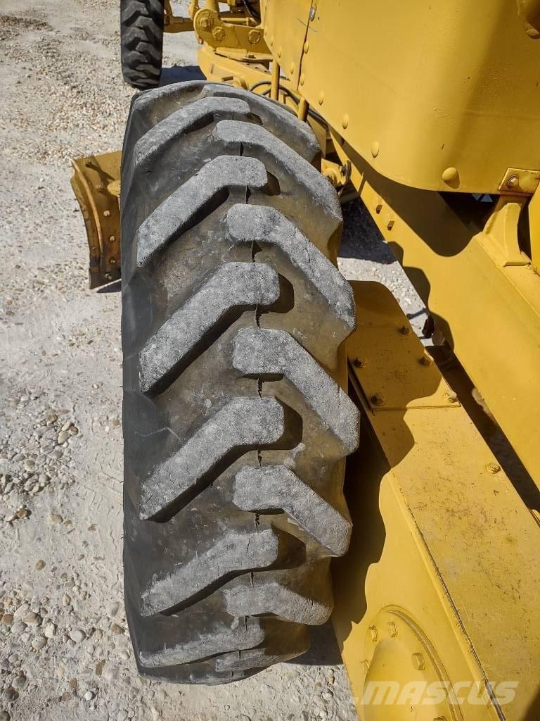CAT 120 Niveleuse
