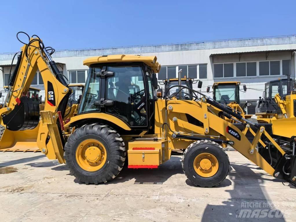CAT 420 F Tractopelle