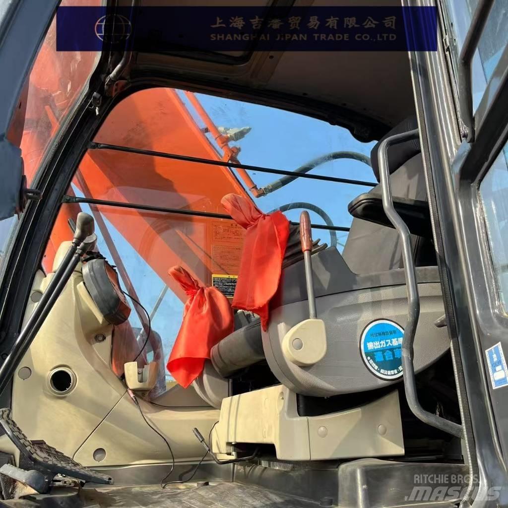 Hitachi ZX 240 Pelle sur chenilles