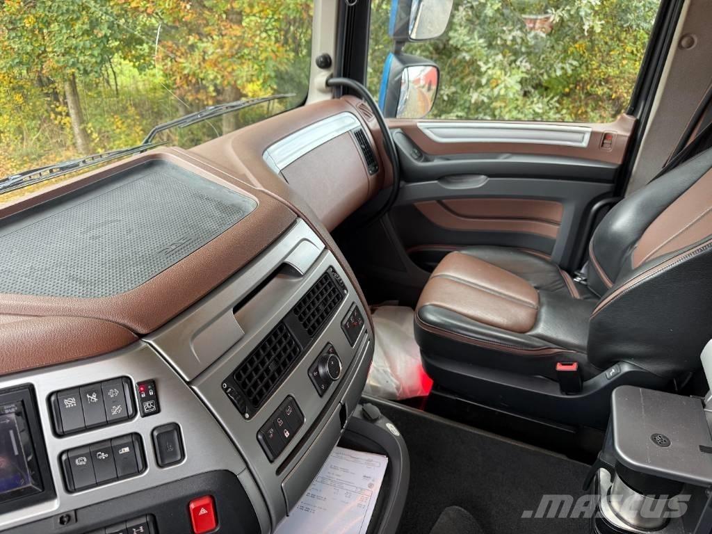 DAF XF 530 6x4 Camions de transport de machines forestières