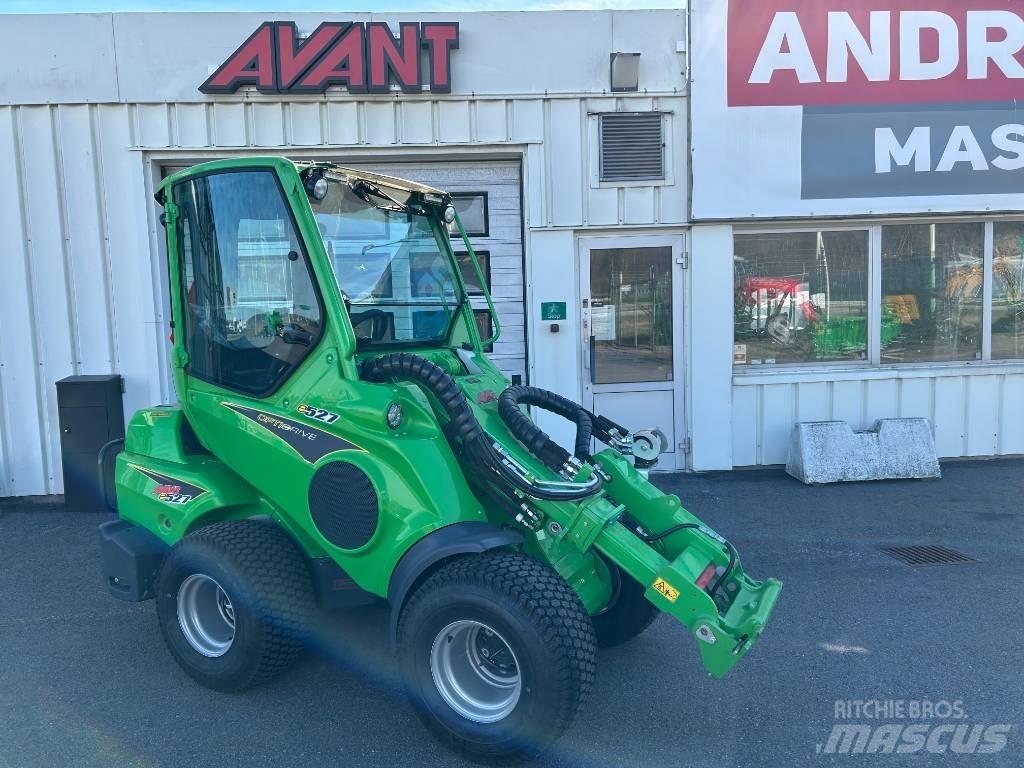 Avant E 527 Med  hytt Chargeuse compacte
