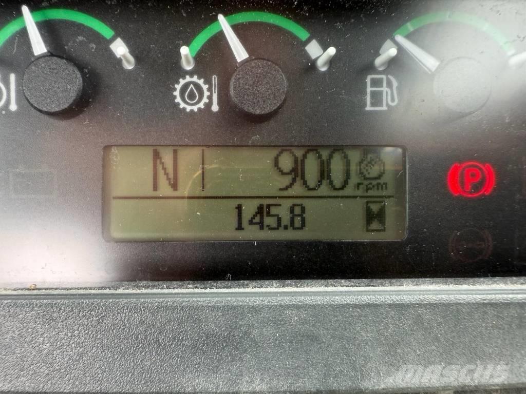 John Deere 710 J Tractopelle