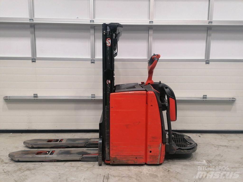 Linde L14AP Gerbeur accompagnant