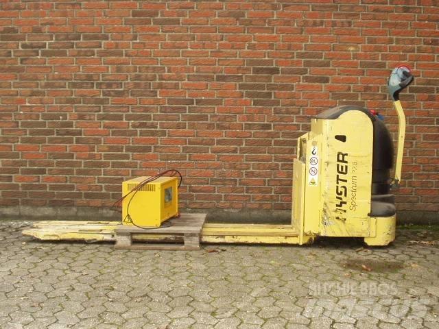 Hyster P 2.5 Transpalette accompagnant