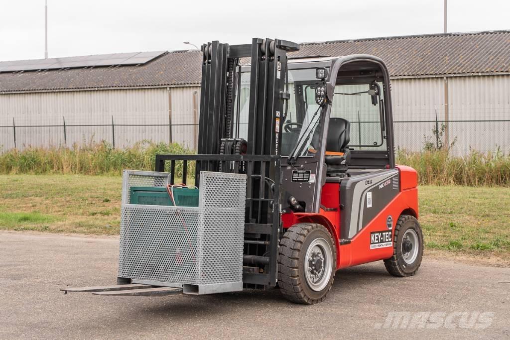 Manitou ME 450 Chariots élévateurs électriques