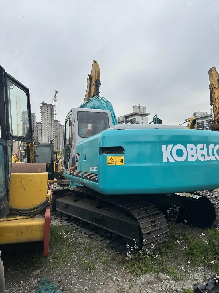 Kobelco SK 200 Pelle sur chenilles