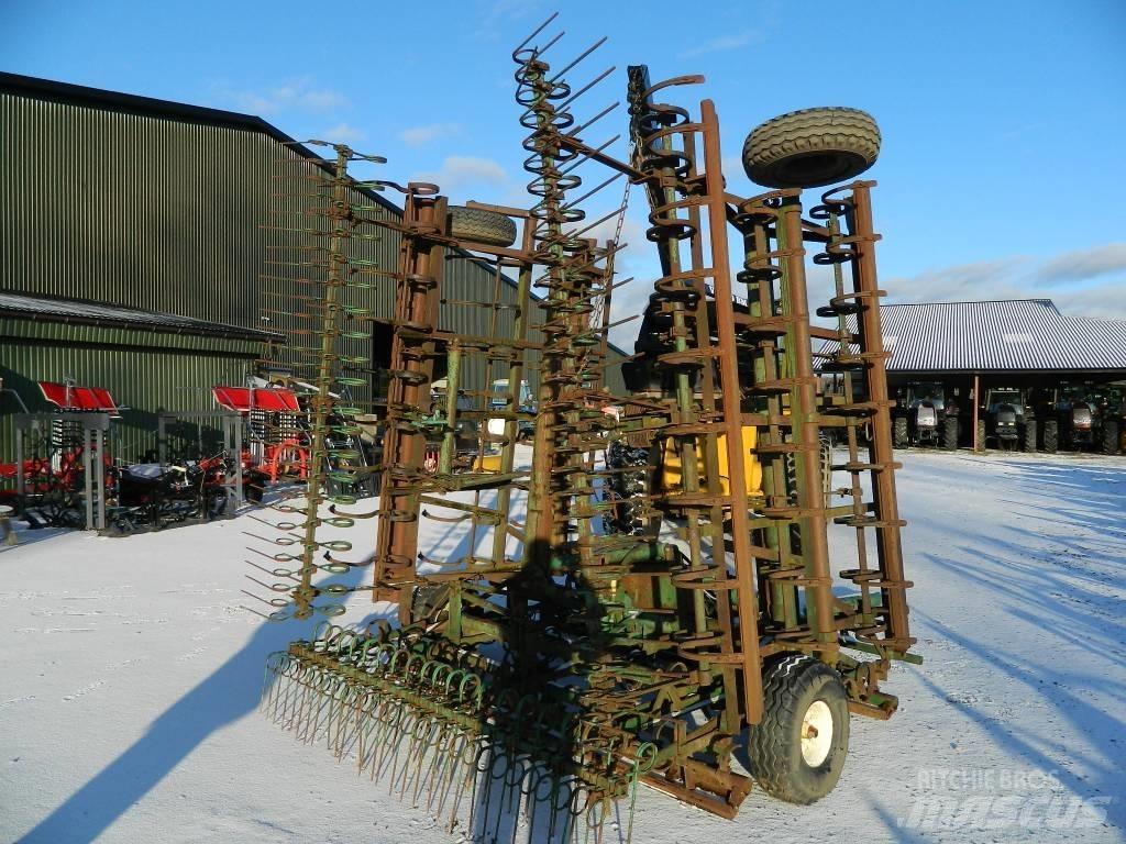 Wiberg 800 Déchaumeur, cultivateur