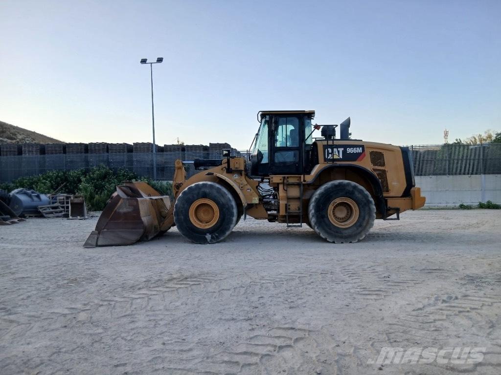 CAT 966 M Chargeuse sur pneus