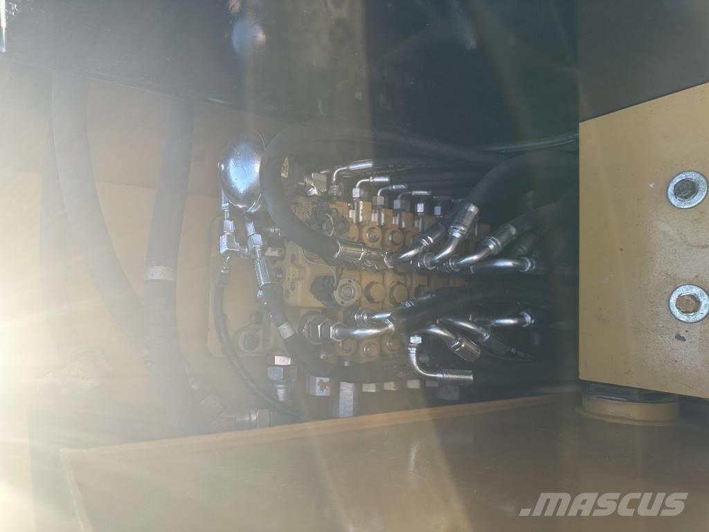 CAT 305.5E Pelle sur chenilles